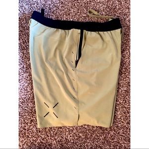 Ten Thousand Interval Short // Sage // S: Large